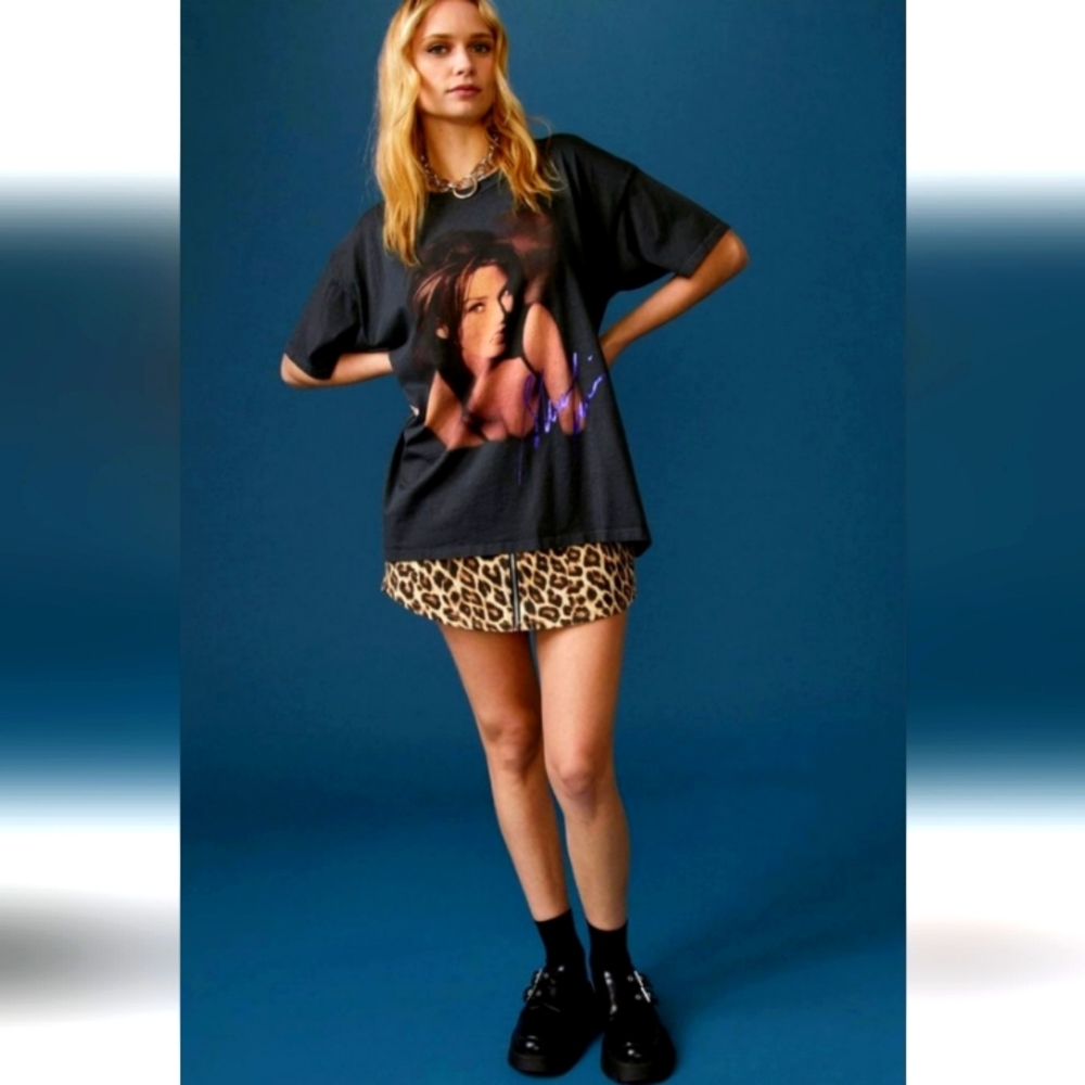 Daydreamer NWT Shaina Twain T shirt